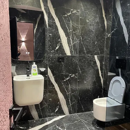 Daire Jt - Red Tiran